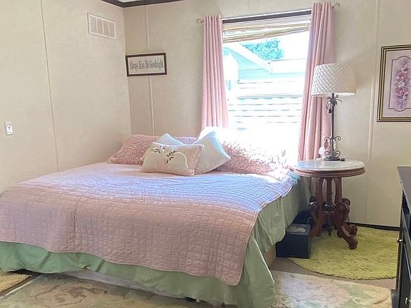 5th image of 4567 Ashwood Dr W