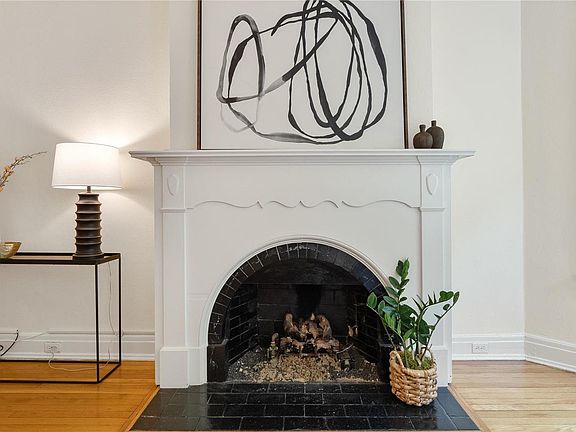 5th image of 5537 Waterman Blvd APT 3W