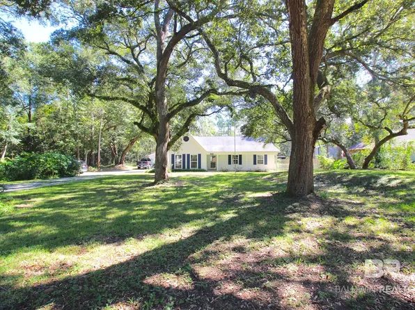 14213 River Oaks Dr, Foley, AL 36535
