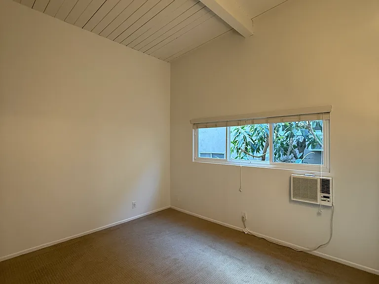 1709 N. Fuller Ave — Photo 26