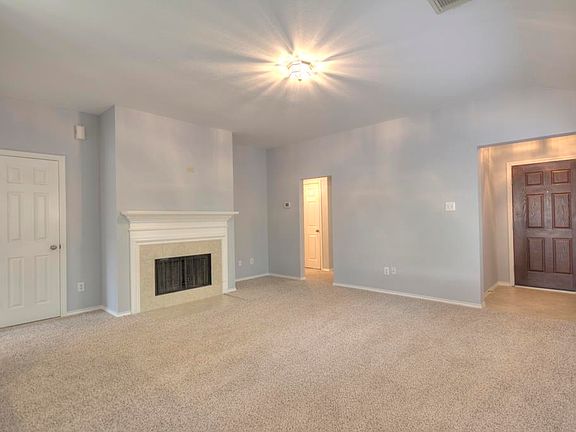 3rd image of 2915 Indigo Dr