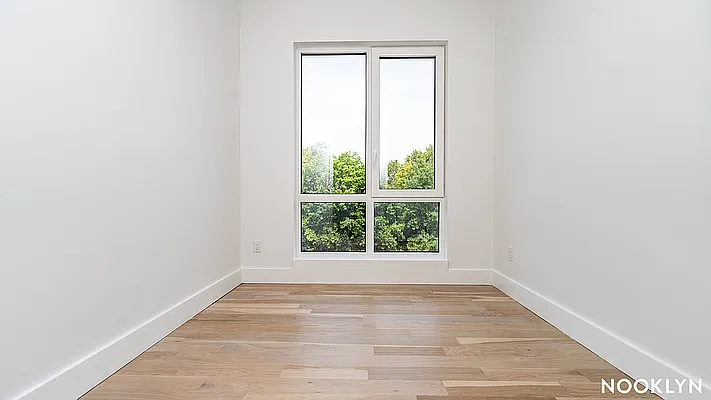 Bedroom, photo 9