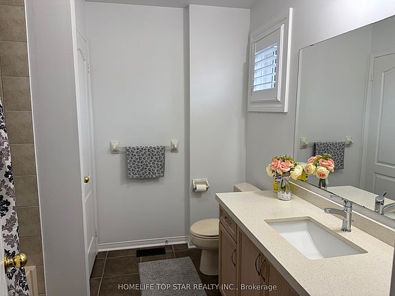 3rd image of 46 Ferncastle Cres