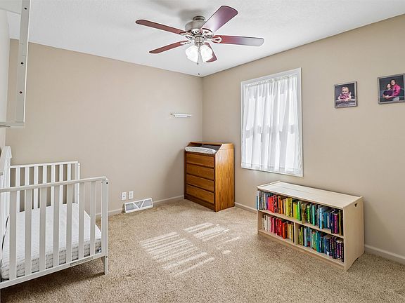 4th image of 1405 W Grandview Dr