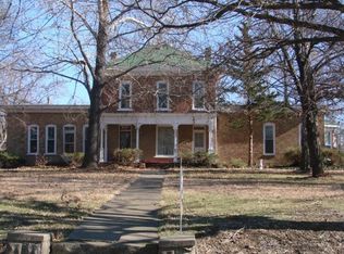 527 S Cedar St, Nevada, MO 64772