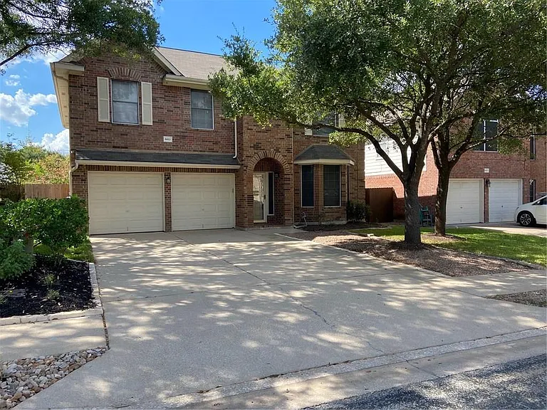 8811 Glen Canyon Dr — Photo 2