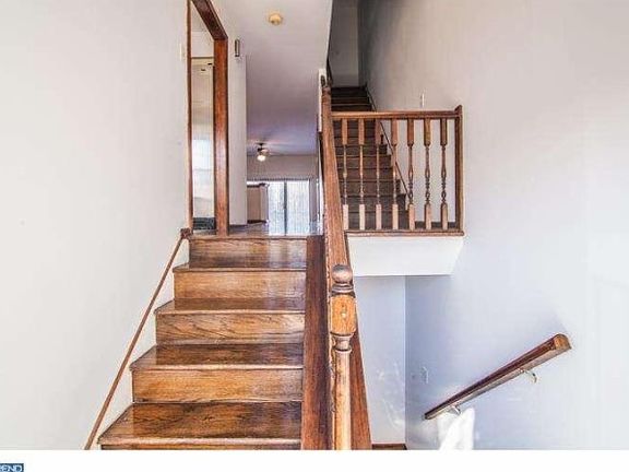 3rd image of 118 Faraday Ct