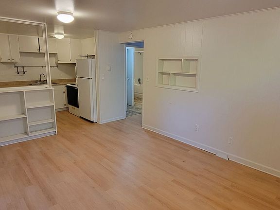 4th image of 806 N 44th St #808-1/2
