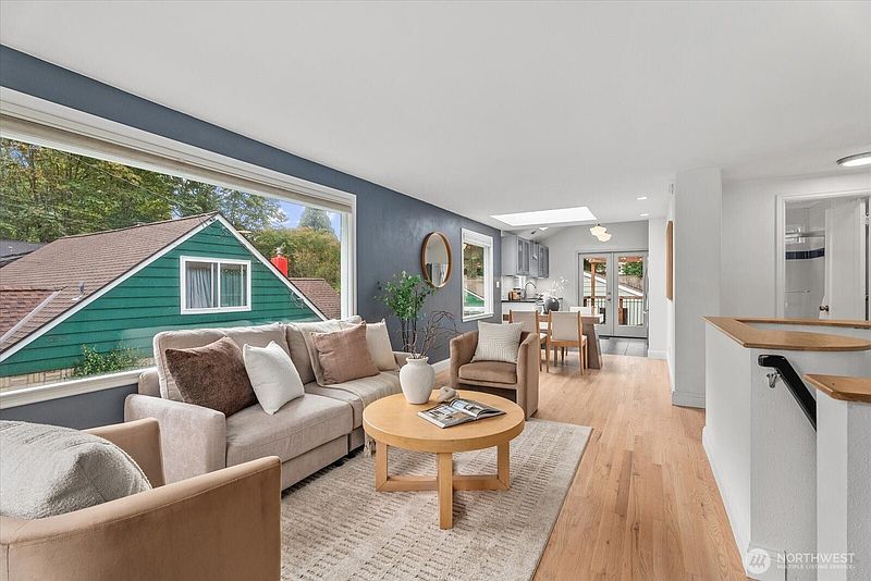 2nd image of 4503 NE 95th Street