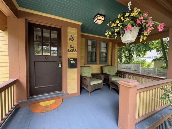 N57W6688 Center STREET, Cedarburg, WI 53012