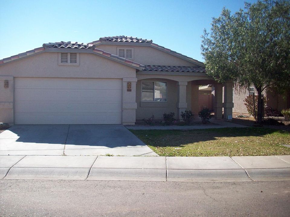 Front view of home