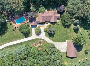 1021 W Hoppus Rd, Warsaw, IN 46580