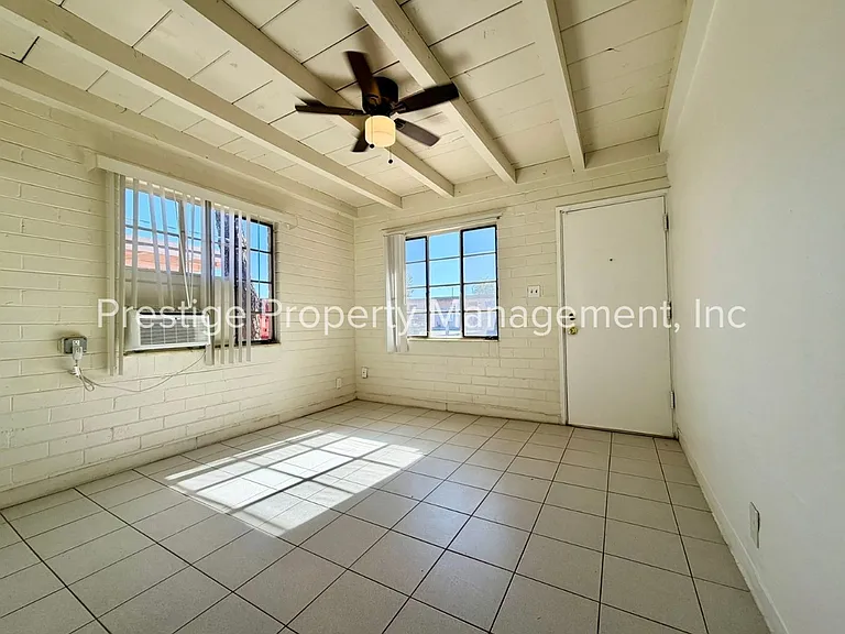2201 E Grant Rd #19 — Photo 17