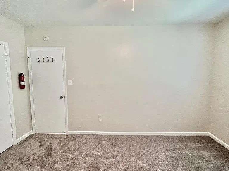 1748 N Rhodes St #6-321 — Photo 31