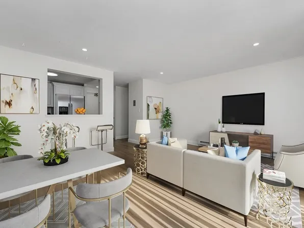 45 Oval Rd APT 12, Quincy, MA 02170