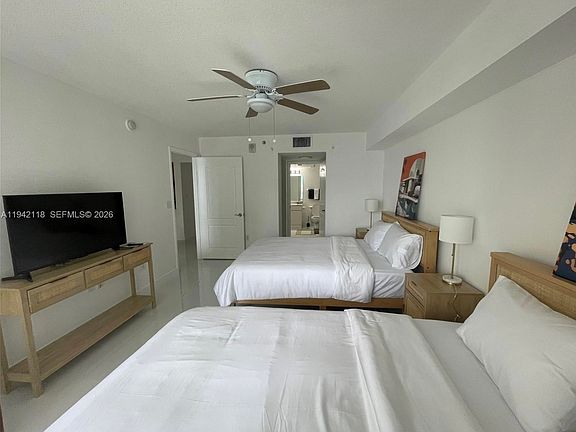 4th image of 1200 Brickell Bay Dr #31004