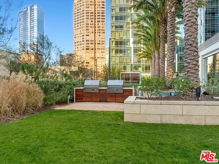 877 Francisco St #4202 — Photo 30