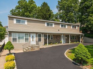 7 Highland Rd, Glen Cove, NY 11542
