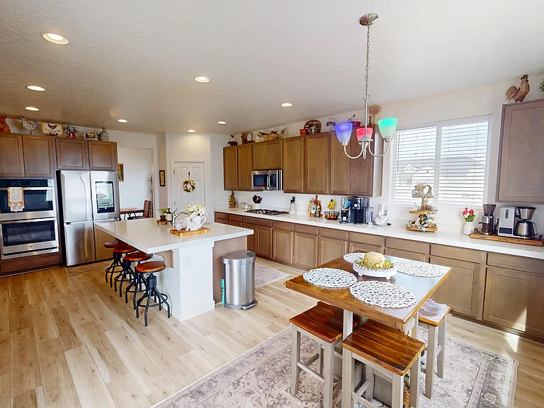 635 S Chan Dr E — Photo 4