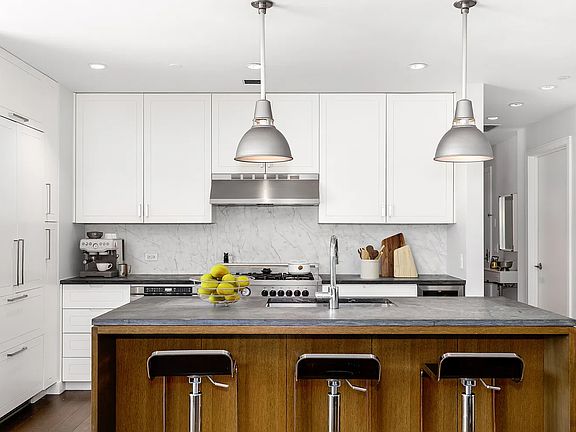 2nd image of 345 Carroll St #3D