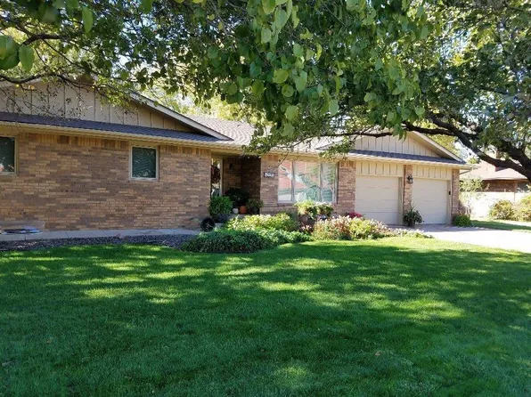 1220 N Pershing Ave, Liberal, KS 67901