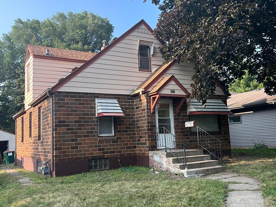 1st image of 967 42nd Ave NE