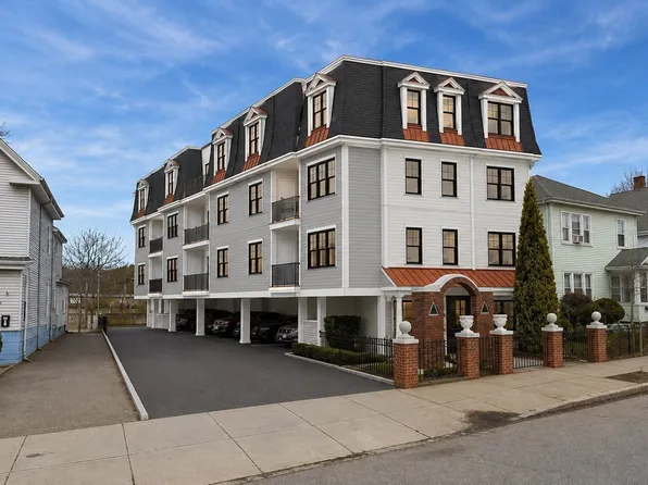 1015 Hyde Park Ave, Hyde Park, MA 02136