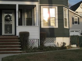 481 Clove Rd, Staten Island, NY 10310