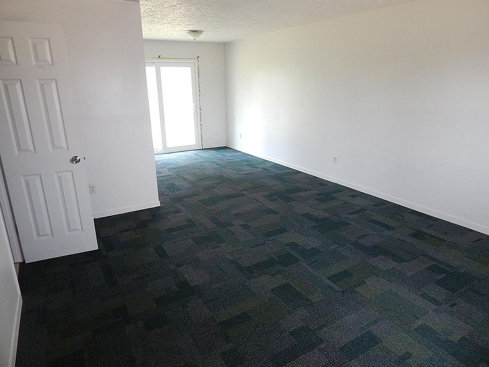 2nd image of 1633 N James Ave