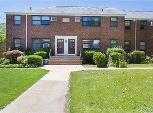 16358 17th Ave, Whitestone, NY 11357