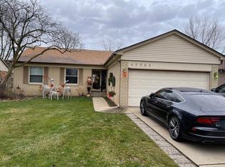 47305 Stephanie Dr, Macomb, MI