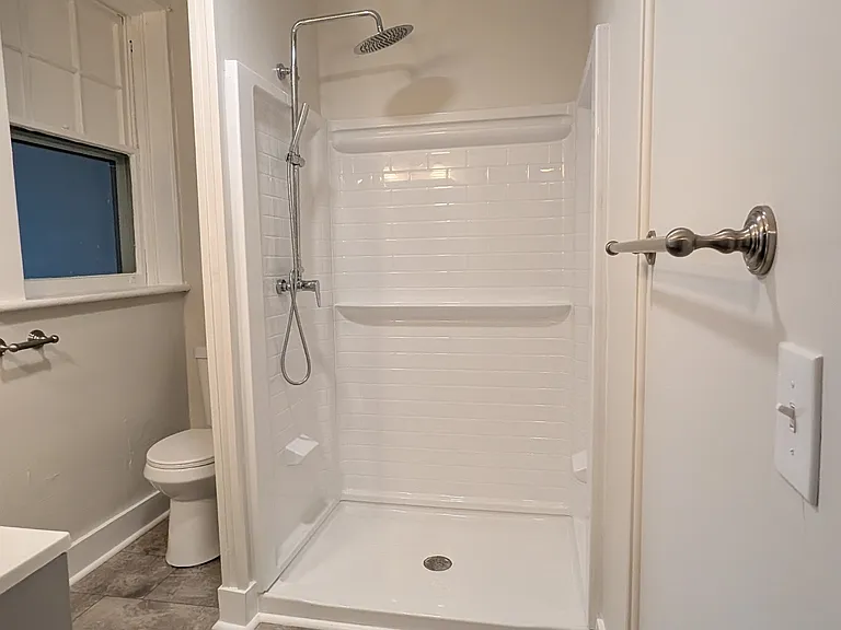 568 Park Ave #1 — Photo 9