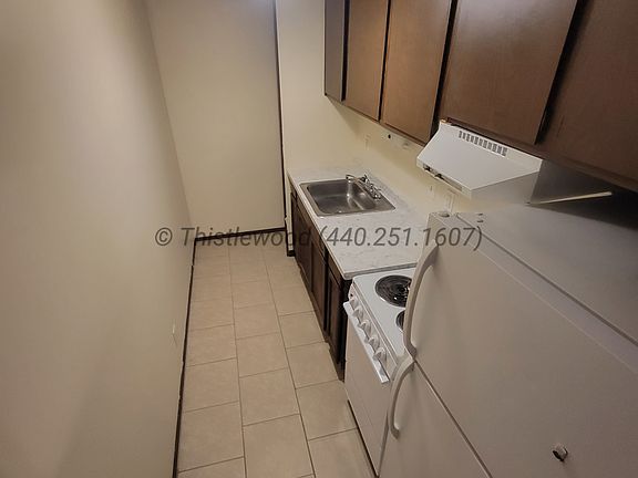 2nd image of 1932 Thistlewood Ct #5