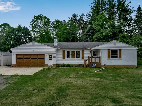 51 Heiler Dr, East Aurora, NY 14052