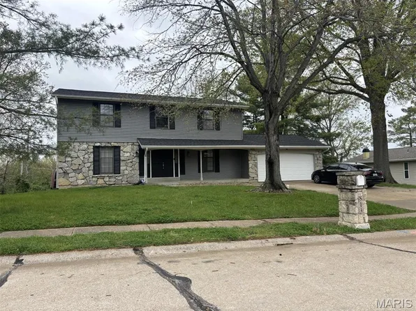 813 Red Oak Ln, O'Fallon, MO 63366
