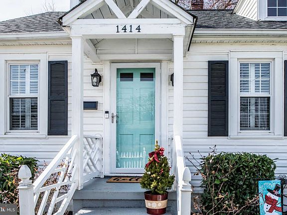 3rd image of 1414 Augustine Ave