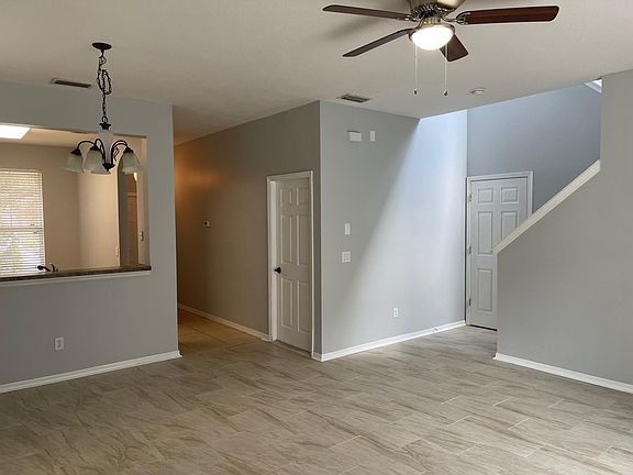 4th image of 2061 Retreat View Cir