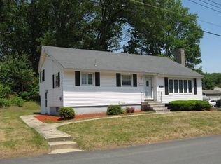 53 Windward Rd, Lowell, MA 01852