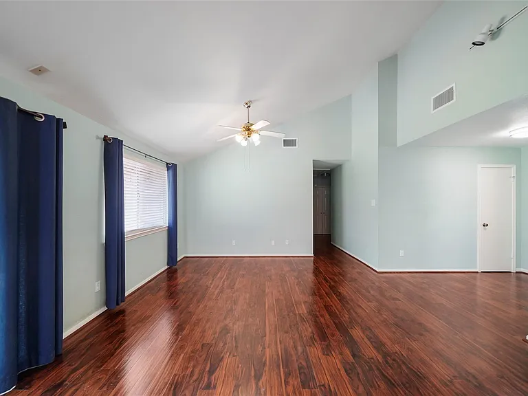 17206 Park Lodge Dr — Photo 4