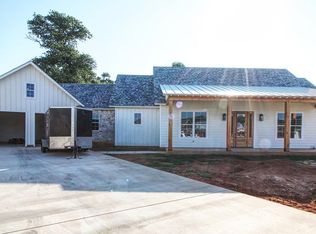 902 Laurel Ln, Fredericksburg, TX 78624
