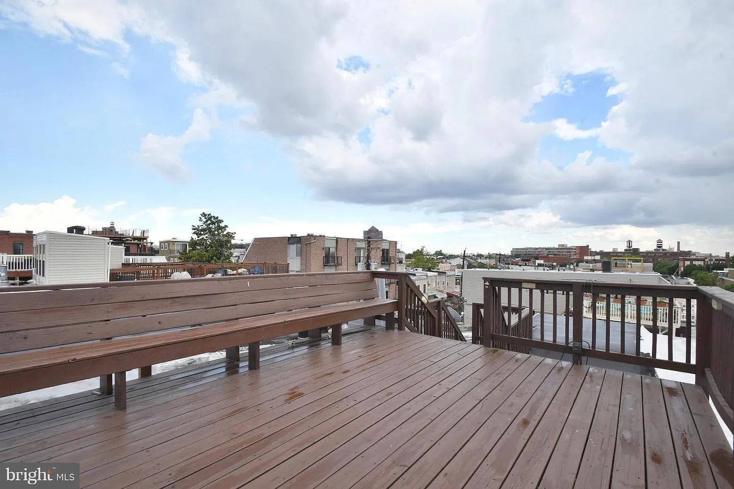 2811 Hudson St — Photo 2