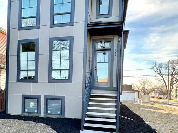 302 S 7th Ave, Maywood, IL 60153