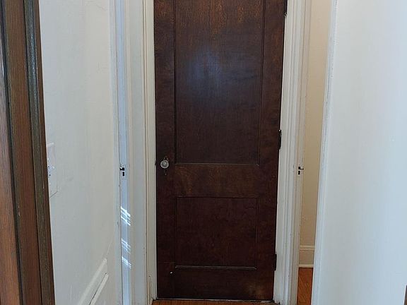 5th image of 2434 Dupont Ave S #4