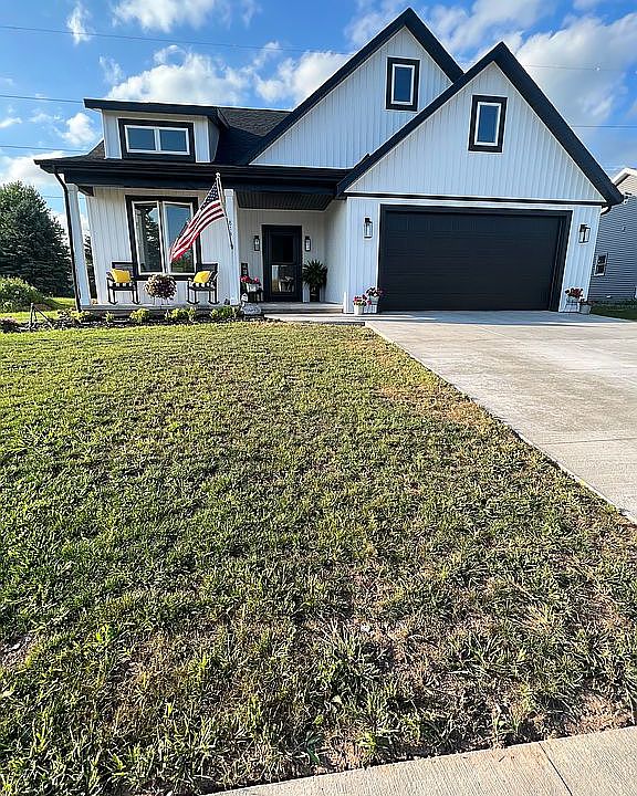2nd image of 813 Mustang Ln