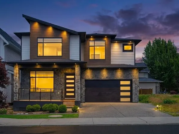 8376 209b St, Langley, BC V2Y 4K4