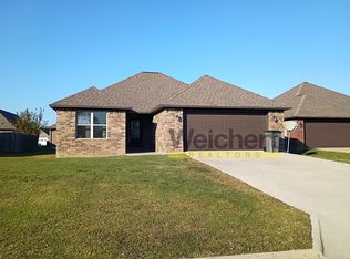 905 Lexi Ln, Paragould, AR 72450