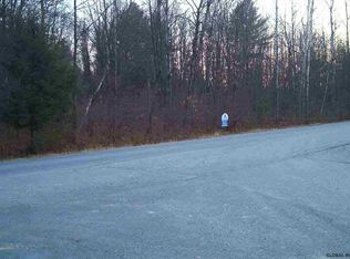 33 Thornapple Dr, South Glens Falls, NY 12803