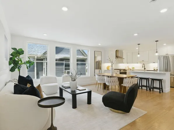 43-45 Wellington St #2, Waltham, MA 02451