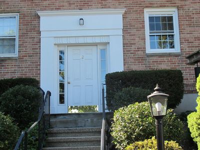 72 Heritage Hill Rd APT B, New Canaan, CT, 06840