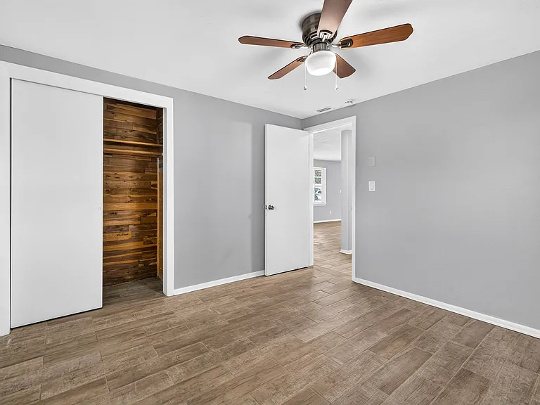 3723 Kingsbury Dr — Photo 8